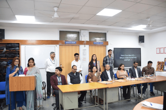 Piyush Jain Bafna judging student startup ideas at Pitch Your Idea Summit 3.0 at MAIT Delhi photo 2