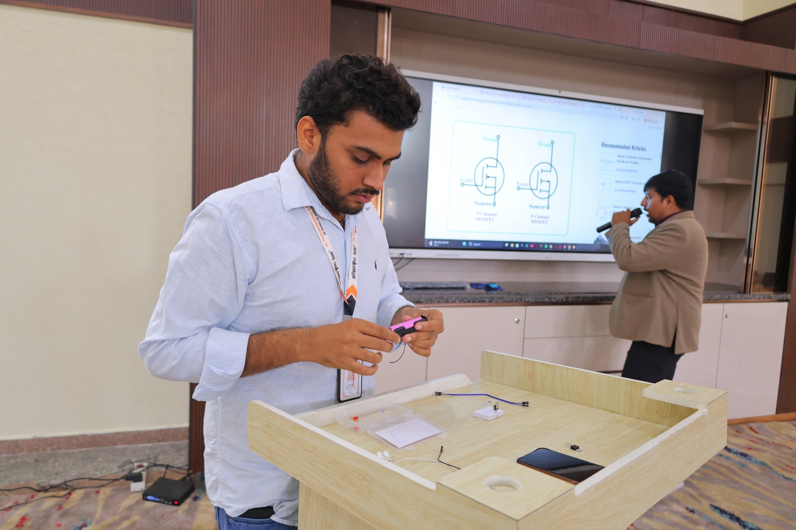 Jain Bharti Core Electronics Workshop by Robotic Sir photo 11
