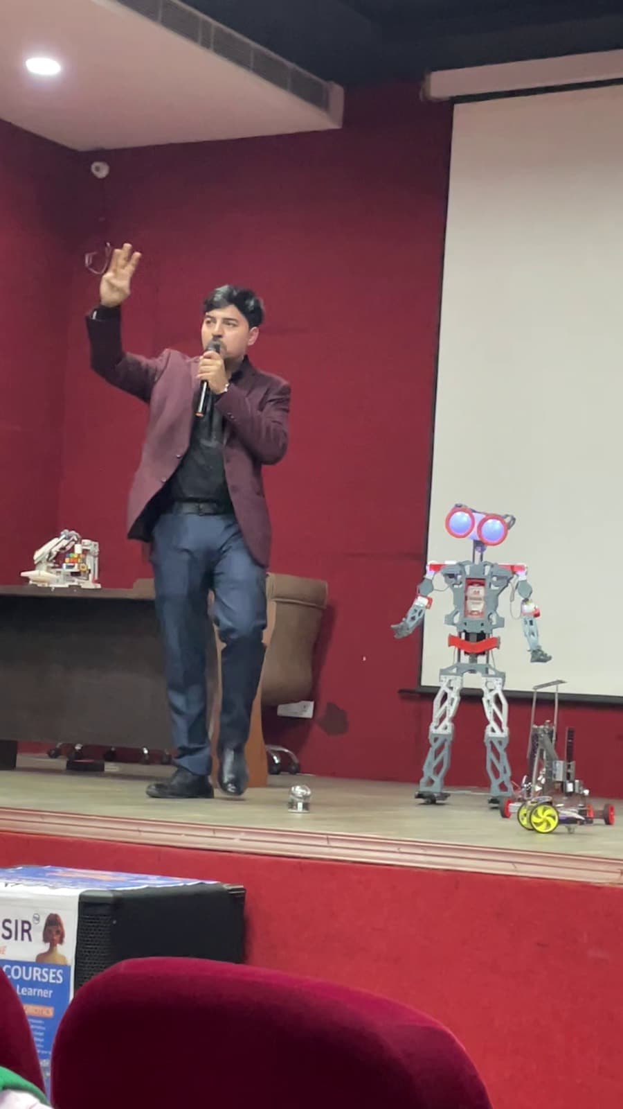 Robotic Sir robotics session at JIIMS Noida