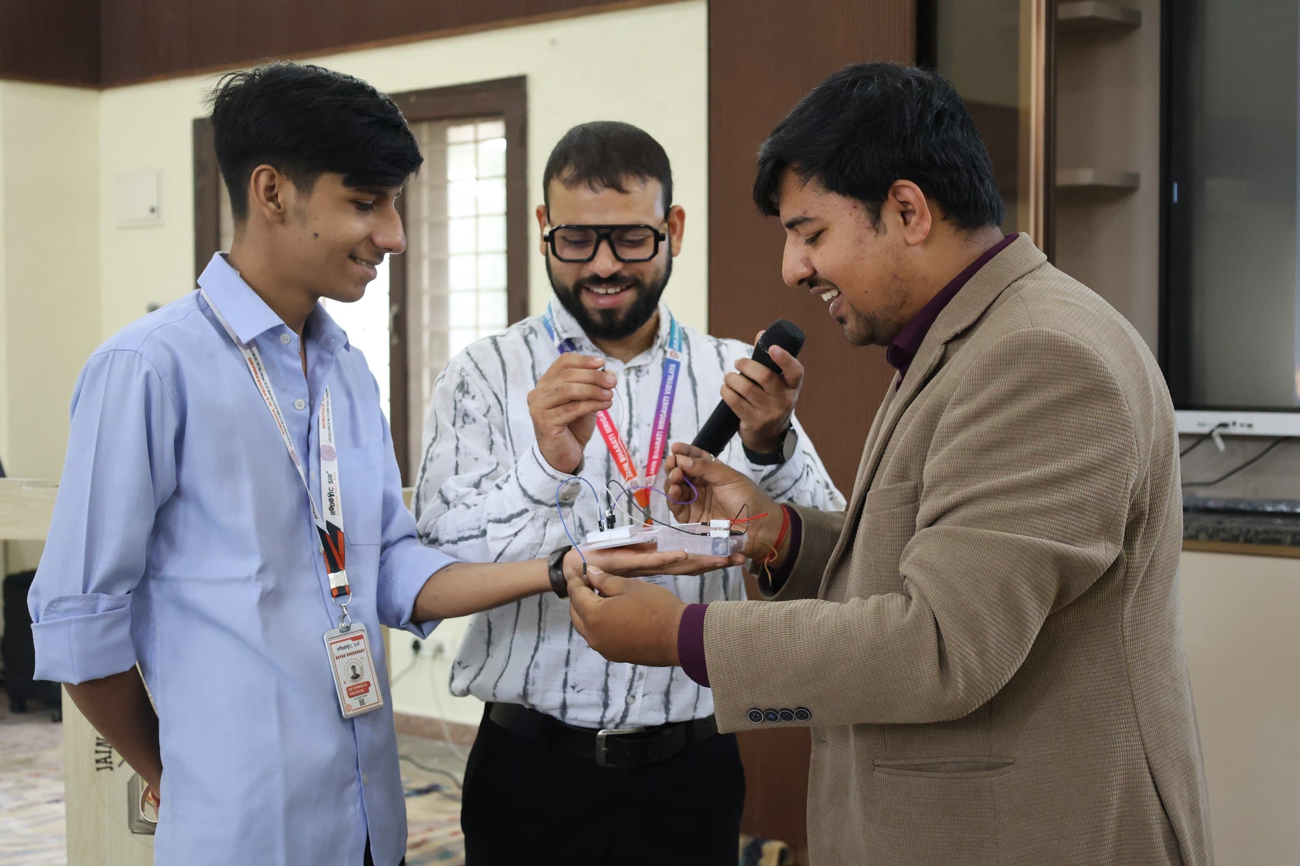 Jain Bharti Core Electronics Workshop by Robotic Sir